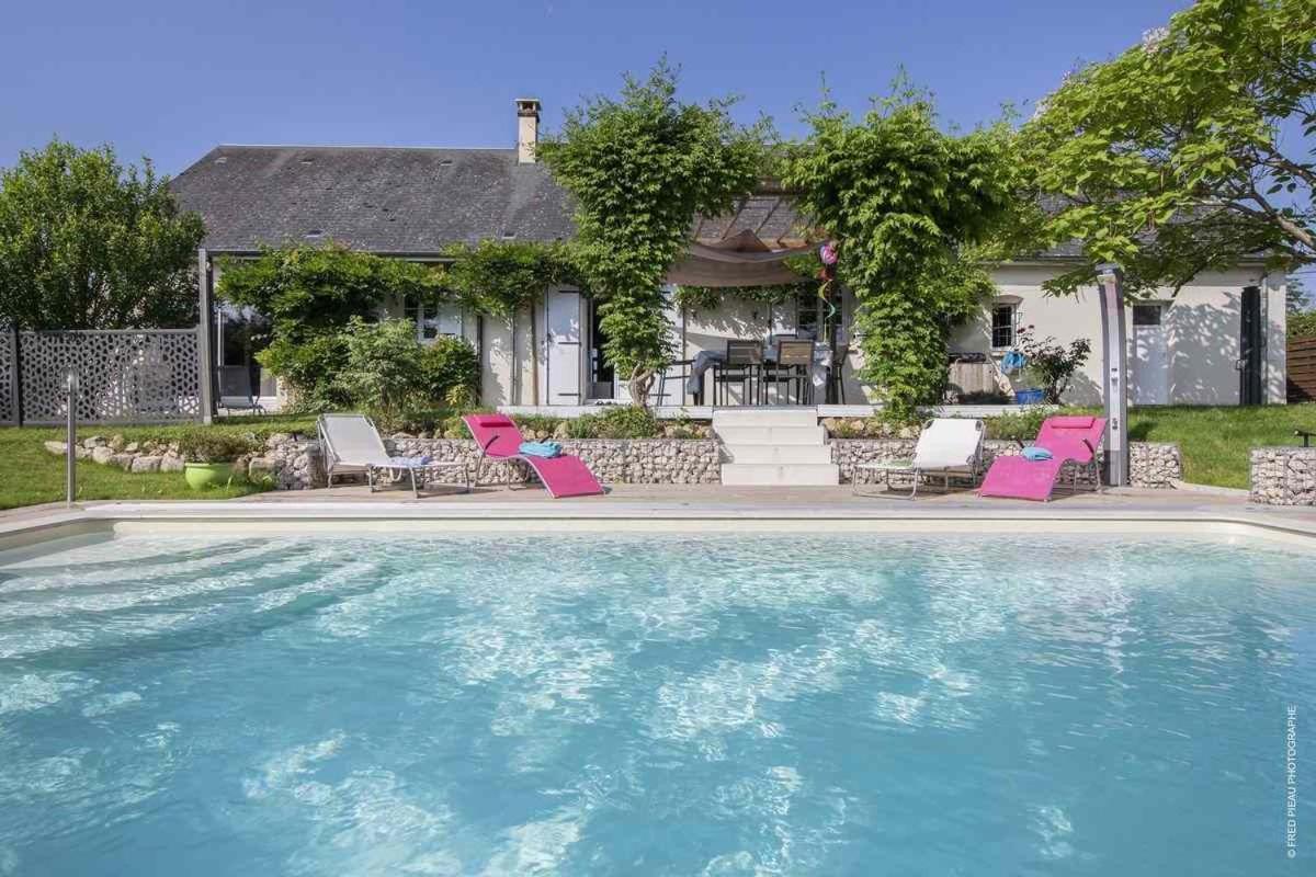 Au Coeur Du Bien Etre, Chambre D'Hotes Avec Piscine Chauffee Et Couverte, Spa, Sauna, Massages Monteaux Luaran gambar